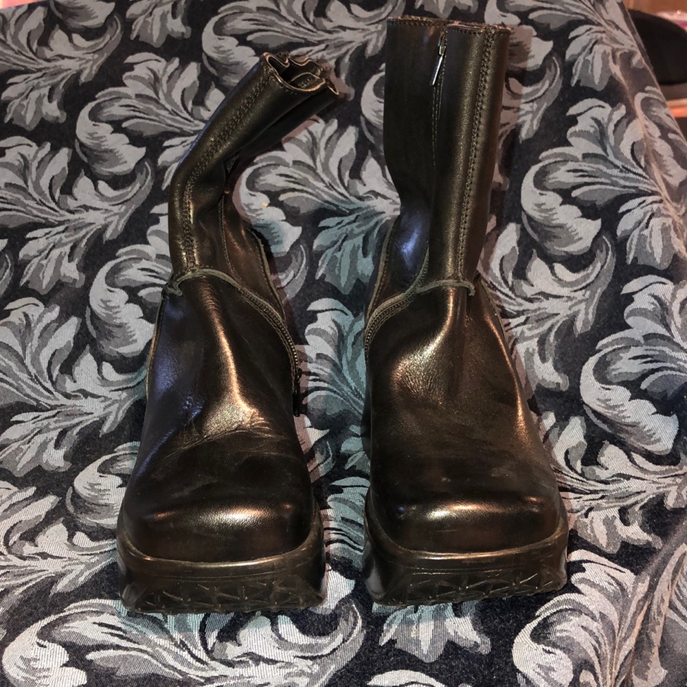 VINTAGE STEVE MADDEN boots with heel